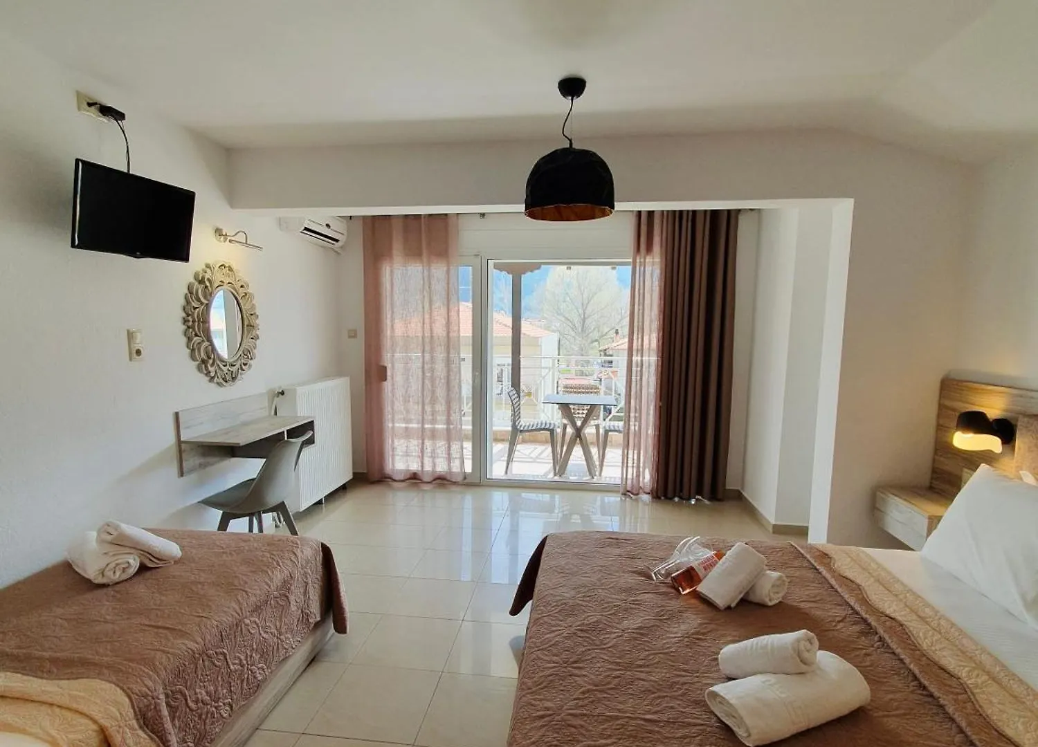 Studios Denis Stavros  Grecia